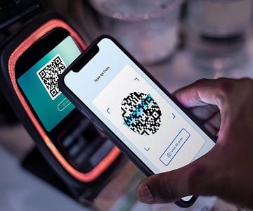 photo of photo-cashless-payment