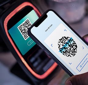 photo of photo-cashless-payment